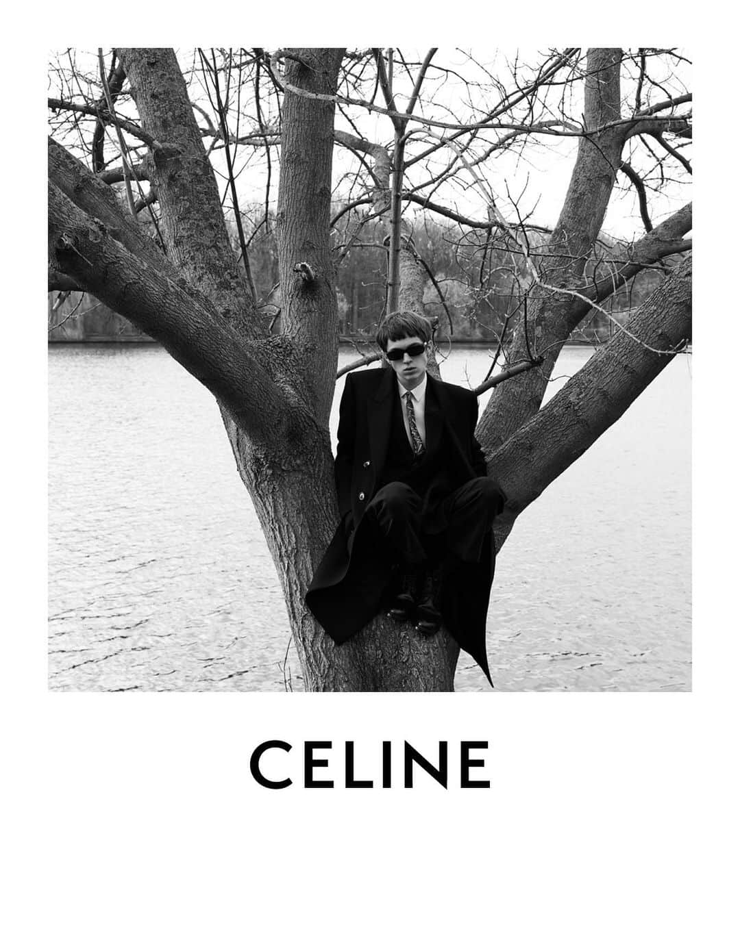 Celineさんのインスタグラム写真 - (CelineInstagram)「CELINE MEN WINTER 19  TOBIAS PHOTOGRAPHED IN BERLIN IN MARCH 2019 ⠀⠀⠀⠀⠀⠀ #CELINEBERLIN  #CELINEBYHEDISLIMANE」6月20日 15時17分 - celine