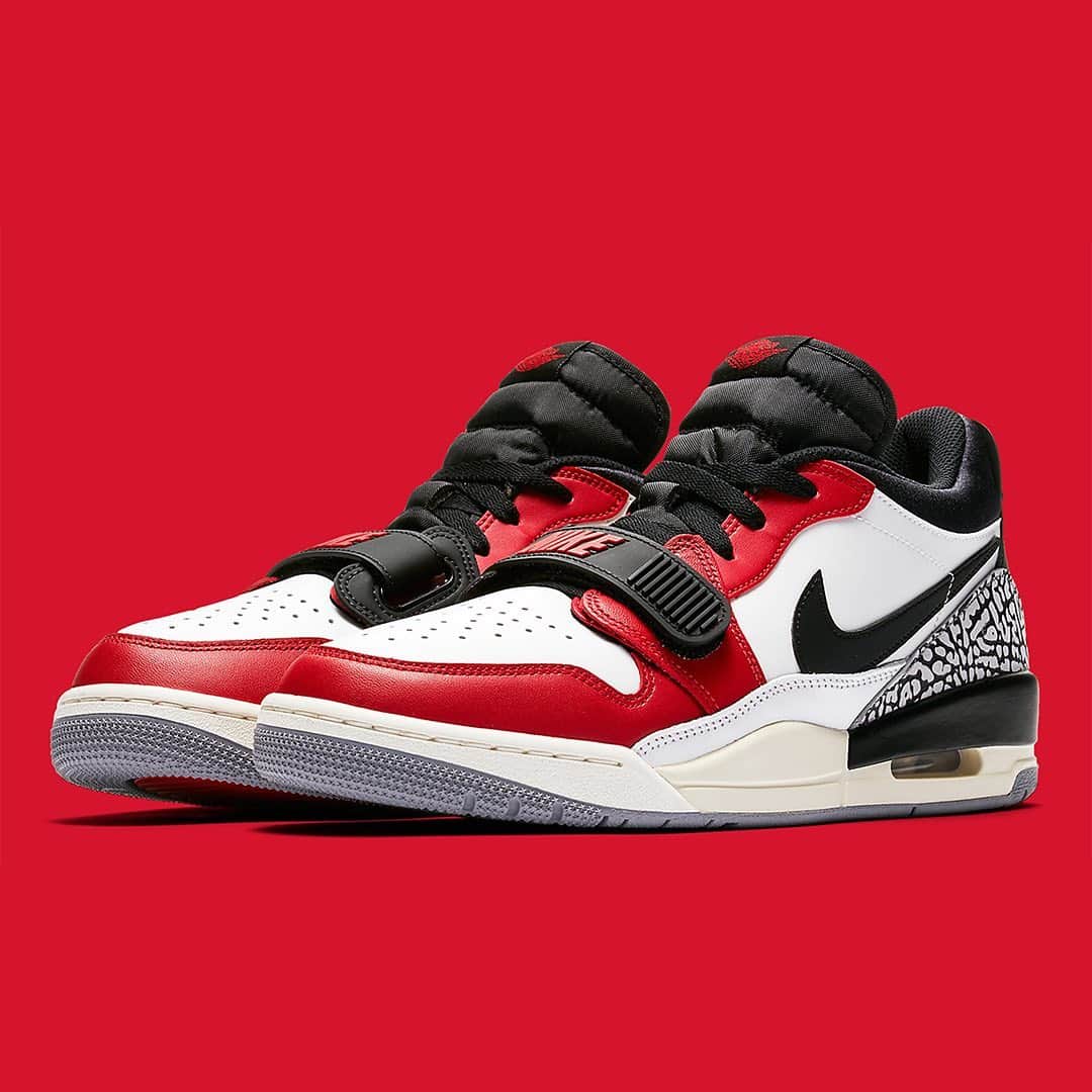 Sneaker News x Jordans Dailyさんのインスタグラム写真 - (Sneaker News x Jordans DailyInstagram)「The Jordan Legacy 312 Low is arriving in a Chicago colorway 😎 How’d they do? Tap the link in the bio for more details #jordansdaily」6月20日 6時55分 - jordansdaily