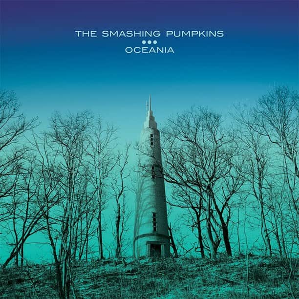 Alternative Pressさんのインスタグラム写真 - (Alternative PressInstagram)「Happy 7 years to “the album within an album,” ‘Oceana.’ What began as a 44 song project lead to @smashingpumpkins melding the best of the old and new for a fitting return to form. Aside from netting the band their seventh top-10 Billboard spot, the album set sights on modern issues, specifically the ever-growing struggle of people versus tech-inspired social identities﻿ .﻿ .﻿ .﻿ #thesmashingpumpkins #smashingpumpkins #oceania #albumanniversary #alternativepress #altpress」6月20日 7時00分 - altpress