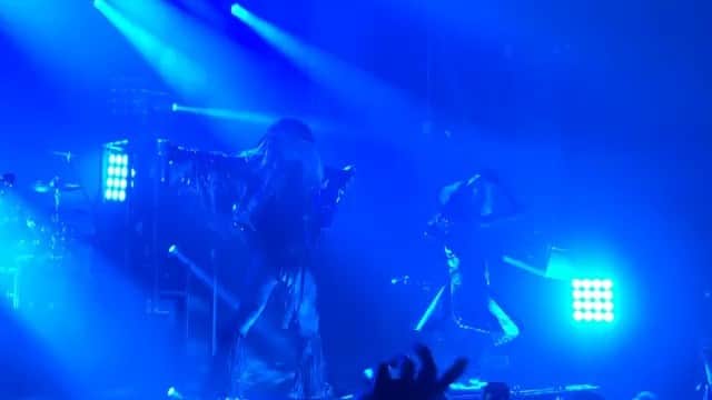 ロブ・ゾンビのインスタグラム：「Hot as fuck tonight in Paris at Bataclan! 🇫🇷 Great crowd! Great show! See you all again! Video by @coma_one #robzombie #parisfrance #bataclan #superbeast」