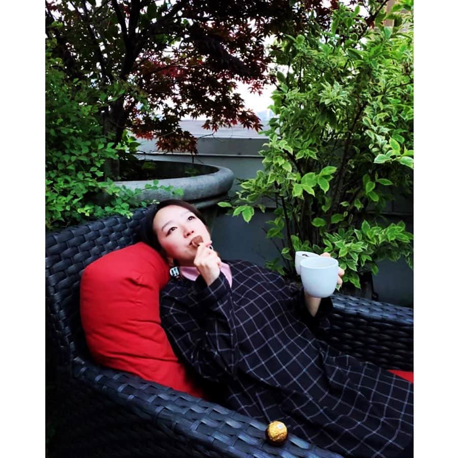 のインスタグラム：「iceとchocoとcoffee投薬後のHappened 🍨🍫☕️色んなことがありますが、しかし、信じられない奇跡のような良いことも、起きたなら、信じられることになるね…ぼんやり That’s life That’s right そして空はだいたいおんなじ。 . . . #nyc#newyork#happen  #tribeca#thatisright#thatislife」