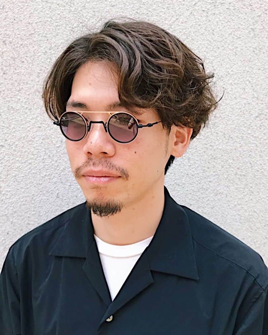 のインスタグラム：「Today's SNAP DAIKANYAMA staff: Kobayashi #daikanyamakobayashi  #eyewear  #anneetvalentin  @anneetvalentin  #staffsnap  #staffphoto #メガネ人  #ootd  #ootdfashion #fashion #snap #staffsnap  @globespecs_official  #tokyo  #opticalstore #wholesalebrand #ahlem #gernotlindner #globespecs  #lescalunetier  #lunor #dianetaylor #laloop #robertmarcnyc」