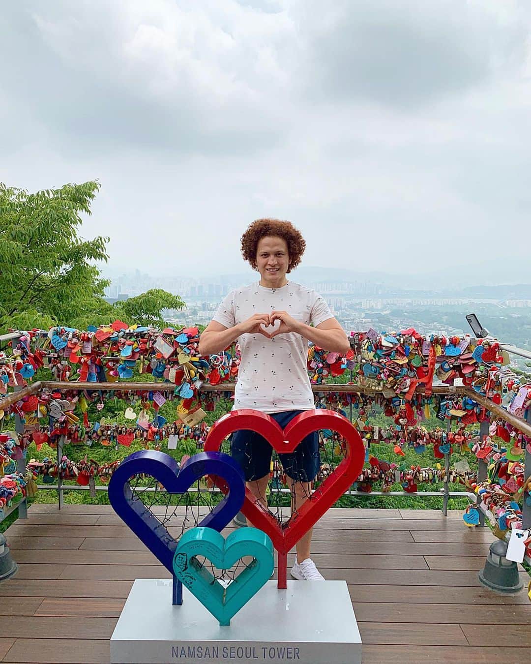 ムスタファ・アミニさんのインスタグラム写真 - (ムスタファ・アミニInstagram)「Namsan Seoul Tower 🇰🇷🗼😍🔐 #korea #seoul #tower #hike #view #love」6月20日 9時07分 - mustafaamini