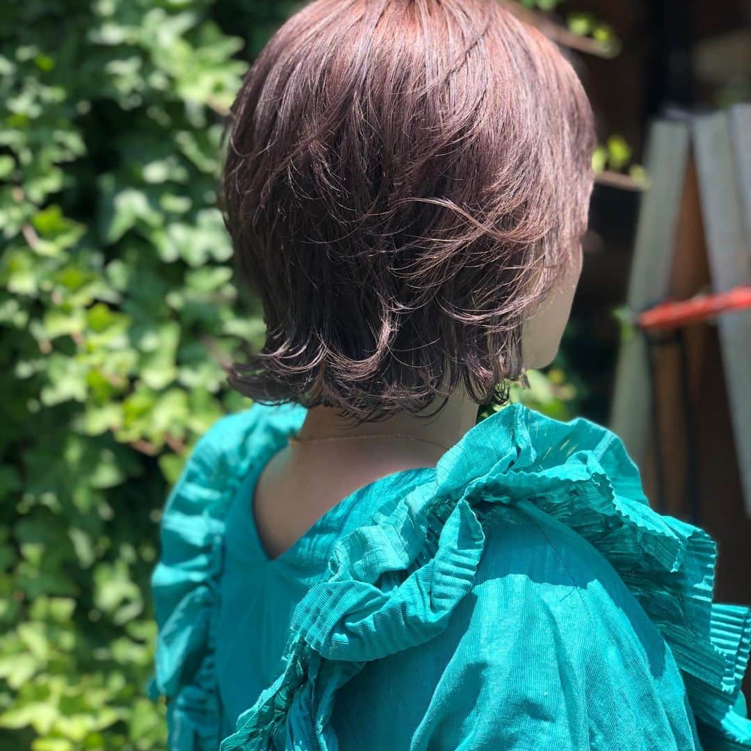 【北堀江・美容室 peaks hair】さんのインスタグラム写真 - (【北堀江・美容室 peaks hair】Instagram)「ピンクグレージュ  ブリーチカラー  ケアーさえすれば、楽しめる♪  スタイリスト須浪  #peakshair #ピークスヘアー#堀江#北堀江#美容室#Instagood#Instahair#hairstyle#Instafashion#イルミナカラー#小顔#美意識#おしゃれな人と繋がりたい#おしゃれ#お洒落#ヘアアレンジ#ヘアスタイル」6月20日 9時09分 - peakshair