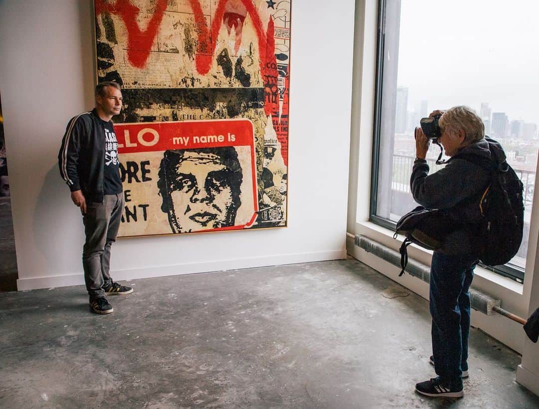 Shepard Faireyさんのインスタグラム写真 - (Shepard FaireyInstagram)「I'm here in #Brooklyn to launch my 30-year project, "Facing the Giant: Three Decades of Dissent" in the U.S. at @beyondthestreetsart! The show opens this Friday, June 21st. Check it out! - Shepard﻿ 📷: @jonathanfurlong ⠀⠀⠀⠀⠀⠀⠀⠀⠀﻿⠀ Visit the link in bio for tickets and more info. #beyondthestreets #FACINGTHEGIANT #OBEYGIANT30TH」6月20日 9時22分 - obeygiant