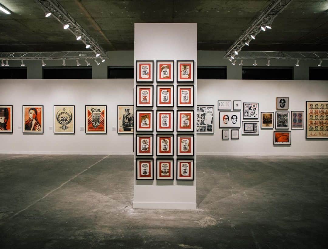 Shepard Faireyさんのインスタグラム写真 - (Shepard FaireyInstagram)「I'm here in #Brooklyn to launch my 30-year project, "Facing the Giant: Three Decades of Dissent" in the U.S. at @beyondthestreetsart! The show opens this Friday, June 21st. Check it out! - Shepard﻿ 📷: @jonathanfurlong ⠀⠀⠀⠀⠀⠀⠀⠀⠀﻿⠀ Visit the link in bio for tickets and more info. #beyondthestreets #FACINGTHEGIANT #OBEYGIANT30TH」6月20日 9時22分 - obeygiant