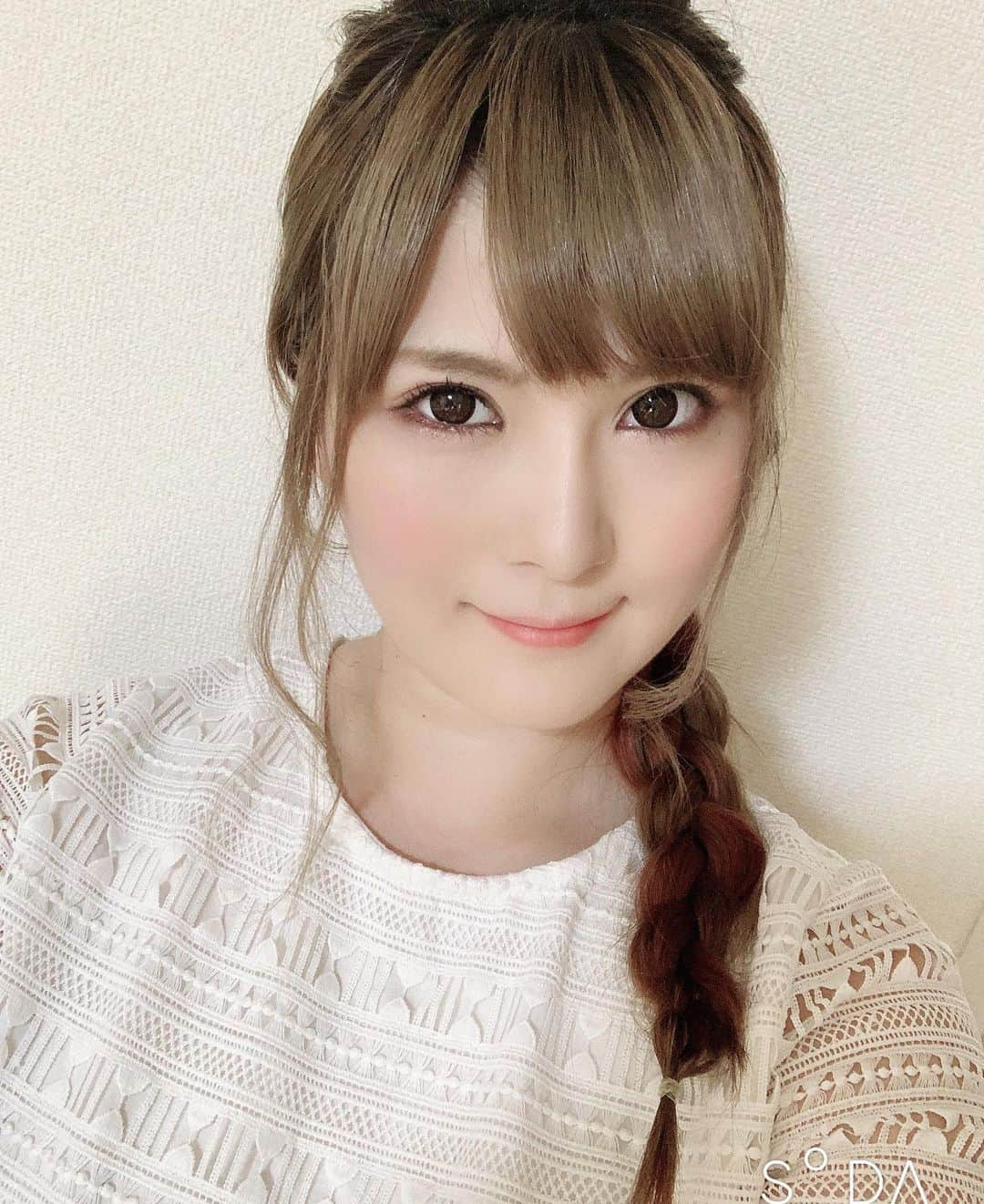 悠木イヴのインスタグラム：「暑い＆楽なので、最近はエルサヘアばかりしてる(*´ ³ `)ﾉ」