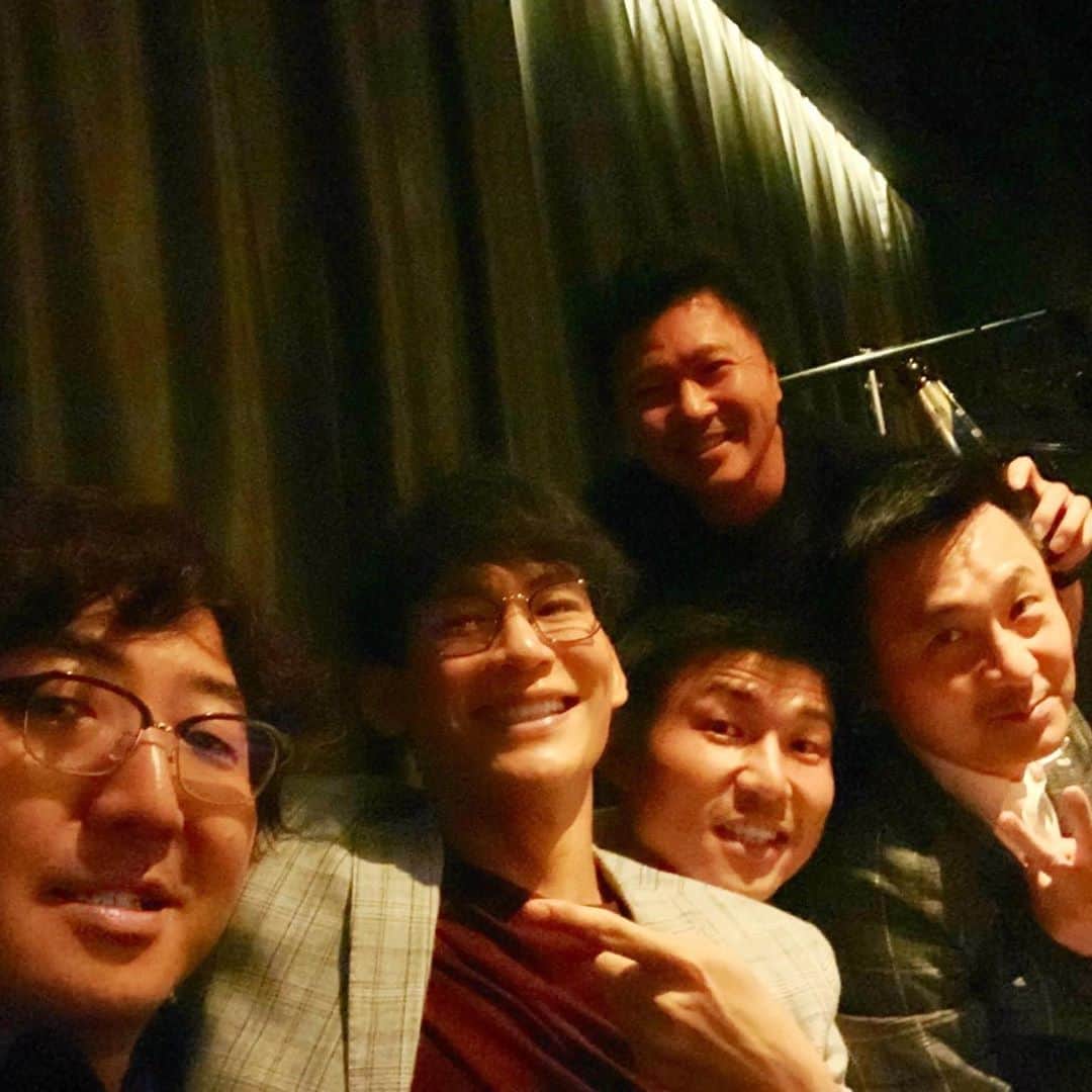 森川亮のインスタグラム：「C CHANNEL海外法人の代表達と。皆さんタフです。」