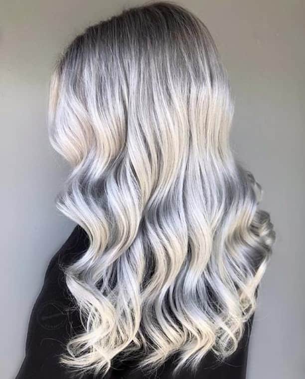 CosmoProf Beautyさんのインスタグラム写真 - (CosmoProf BeautyInstagram)「Our Silver Hair #hairoftheday goes to @supvalerie for this lustrous color, toned & styled using all @kenraprofessional --- 👇 Rules Below!👇 1️⃣Tag your photo #SilverHOTD #cosmoprofbeauty #licensedtocreate 2️⃣Post a photo of your hair color against an uncluttered background 3️⃣Mention any products used to color or style the hair --- #repost #supvalerie #silverhaircolor #slaythatsilver」6月20日 11時00分 - cosmoprofbeauty