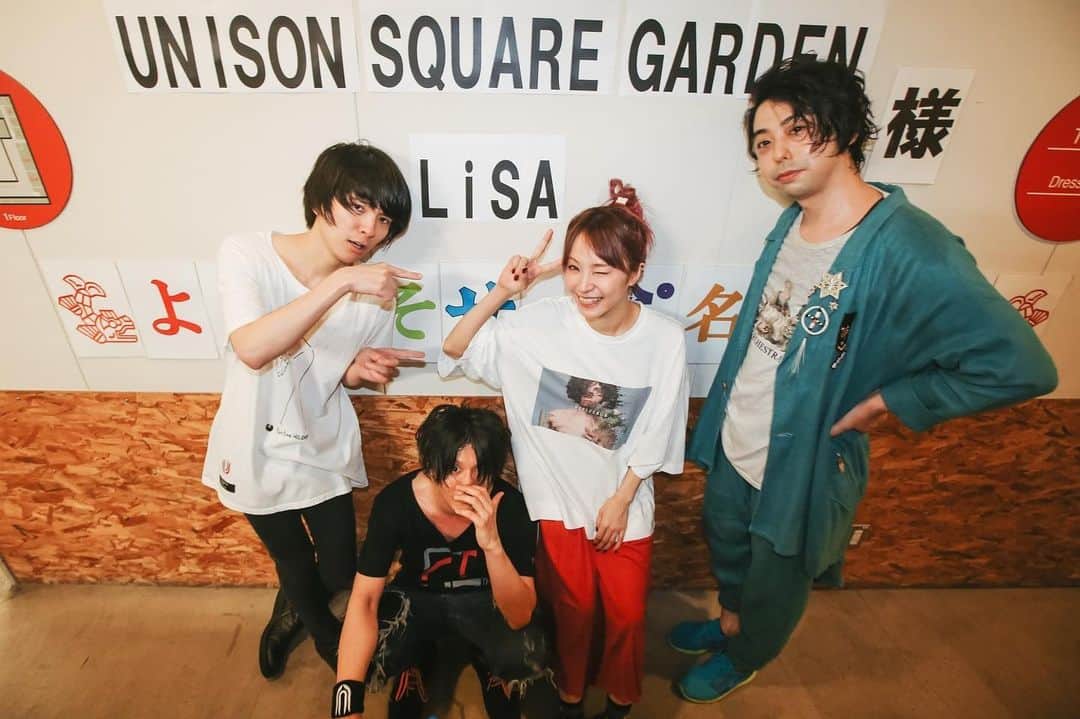 LiSAさんのインスタグラム写真 - (LiSAInstagram)「‪UNISON SQUARE GARDEN fun time HOLIDAY 7ありがとうございました！‬ ‪photo by. @vizkage ‪ユニゾン先輩の１５周年のお祝いまだまだ続きまーす\( ¨̮ )/８/28 @新木場コースト〜UNISON SQUARE GARDEN 15th Anniversary Tribute Live〜も、参加させていただきます\( ¨̮ )よろしくお願いします☻‬ #チームSMA #unisonsquaregarden #lisa #私のヘアゴムはしょくぱんくん🍞 #一人2個まで」6月20日 11時05分 - xlisa_olivex