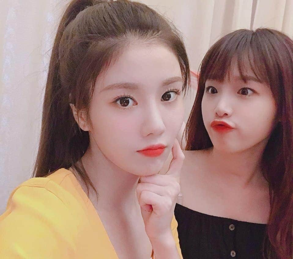 IZ*ONEさんのインスタグラム写真 - (IZ*ONEInstagram)「💕아이즈원 * 위즈원 알럽💕 ⠀⠀⠀ 💕アイズワン * ウィズワン アイ・ラブ💕 ⠀⠀⠀ #은비 #ウンビ #IZONE #아이즈원 #アイズワン」6月20日 11時18分 - official_izone