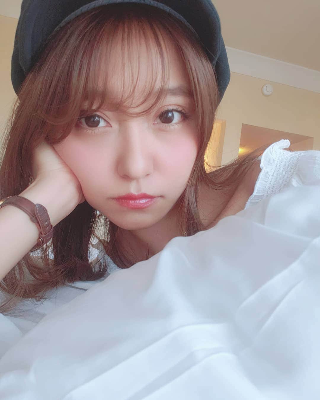 堤ゆきみのインスタグラム：「飛行機で足がパンパンですねぇ」