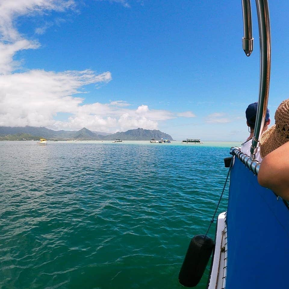 Luxury Cruise by Captain Bruceさんのインスタグラム写真 - (Luxury Cruise by Captain BruceInstagram)「天国の海へ出発！⠀ 楽しみですね^^⠀ ⠀ ⠀ #captainbruce #sandbar #kaneohe #hawaii #oahu #oahulife #ahuolaka #hawaiiTour #hawaiivacation #キャプテンブルース #天国の海ツアー #天国の海 #アフオラカ #ハワイ大好き #絶景 #海」6月20日 11時20分 - cptbruce_hi