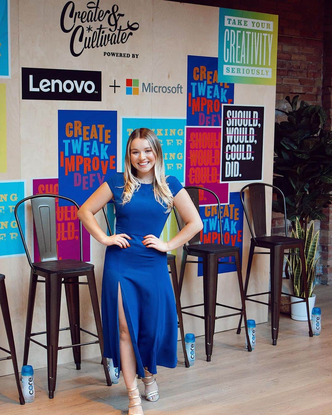 トーリ・ウェブスターのインスタグラム：「Checked off a huge career goal of mine tonight! Feeling so humbled and grateful to have spoken on a panel with @createcultivate at their FIRST event in Toronto. 🇨🇦♥️ We talked about thinking big, speaking up for yourself as an entrepreneur, innovating, finding the perfect mentor, and building a thriving business. 🎉 What an absolute pleasure it was to sit alongside such established women while sharing our stories. The audience was also incredibly gracious and engaged!! Nights like these make me fall even deeper in love with what I do! 💭Thank you @lenovo for including me in this conversation.  #Microsoft #CCXLENOVO #CreateCultivate」