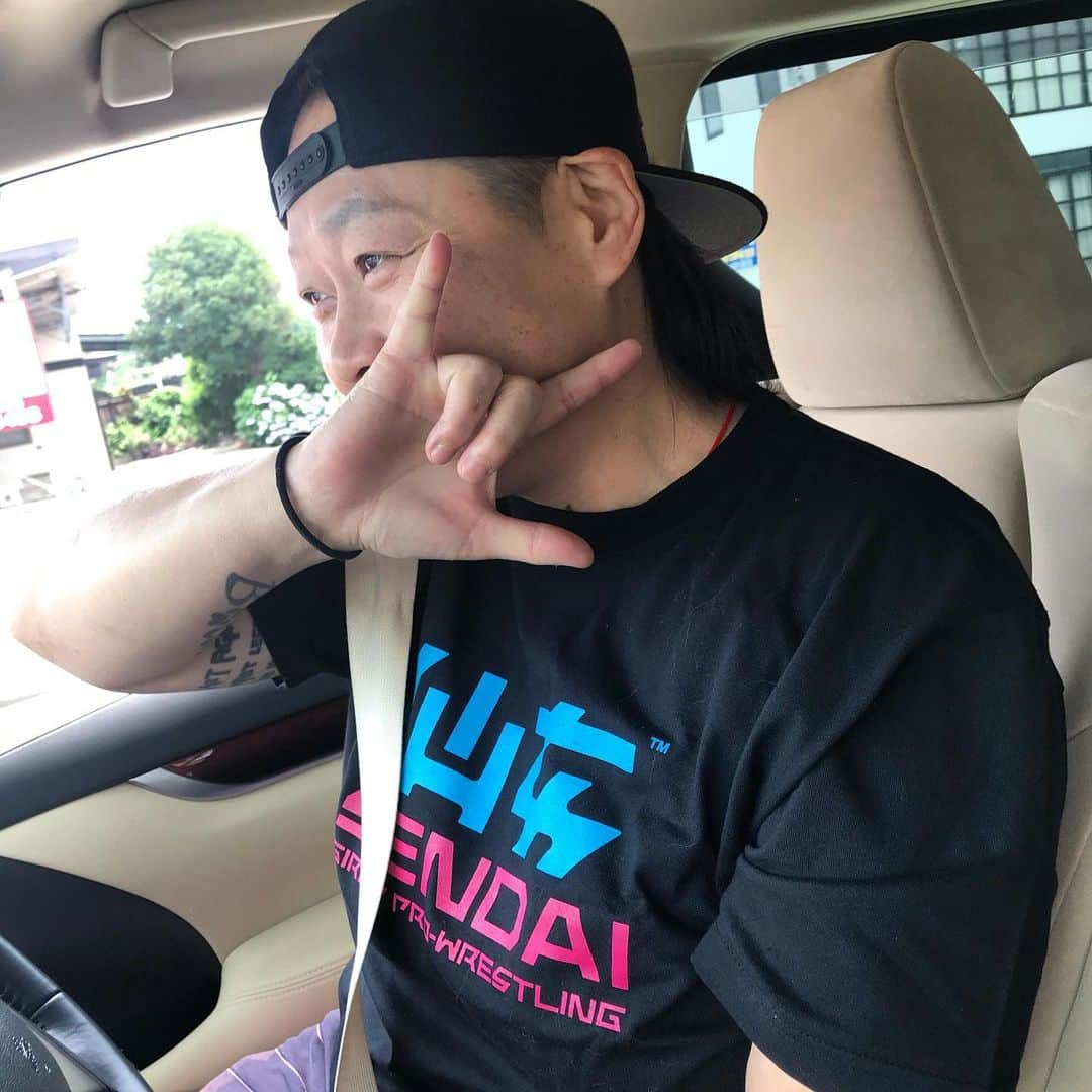 彩羽匠さんのインスタグラム写真 - (彩羽匠Instagram)「今日の長与さん！！！ 色んな団体さんのTシャツを集めるのが趣味みたいです😂  明日はどこのTシャツでしょう😂」6月20日 11時24分 - takumi.marvelous