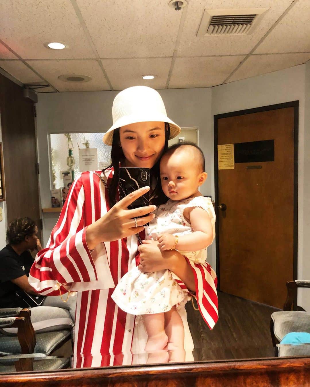 ルピン・ワンのインスタグラム：「Baby frist skirt day ..👗」