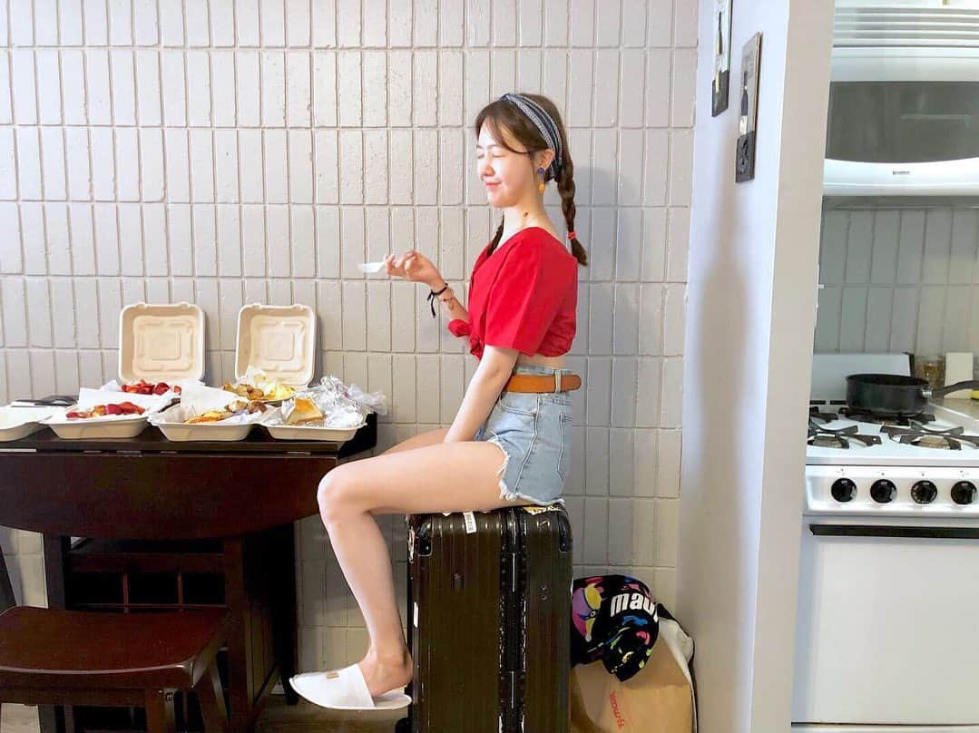 ミナ さんのインスタグラム写真 - (ミナ Instagram)「🤙🏻 🍓🥔🍳🥤🌽🥑🍍🥞🍌🥓 Aloha_!」6月20日 11時41分 - bbang_93