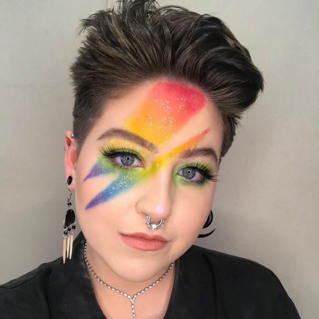 M·A·C Cosmetics Canadaさんのインスタグラム写真 - (M·A·C Cosmetics CanadaInstagram)「Lauren is serving full on electric glam with the limited edition M·A·C Loves Pride Glitter Kit and Chromagraphic Pencils. ❤️ 🧡 💛 💚 💙 💜 #MACLovesPride #Repost @MACDisneySprings」6月20日 12時00分 - maccosmeticscanada