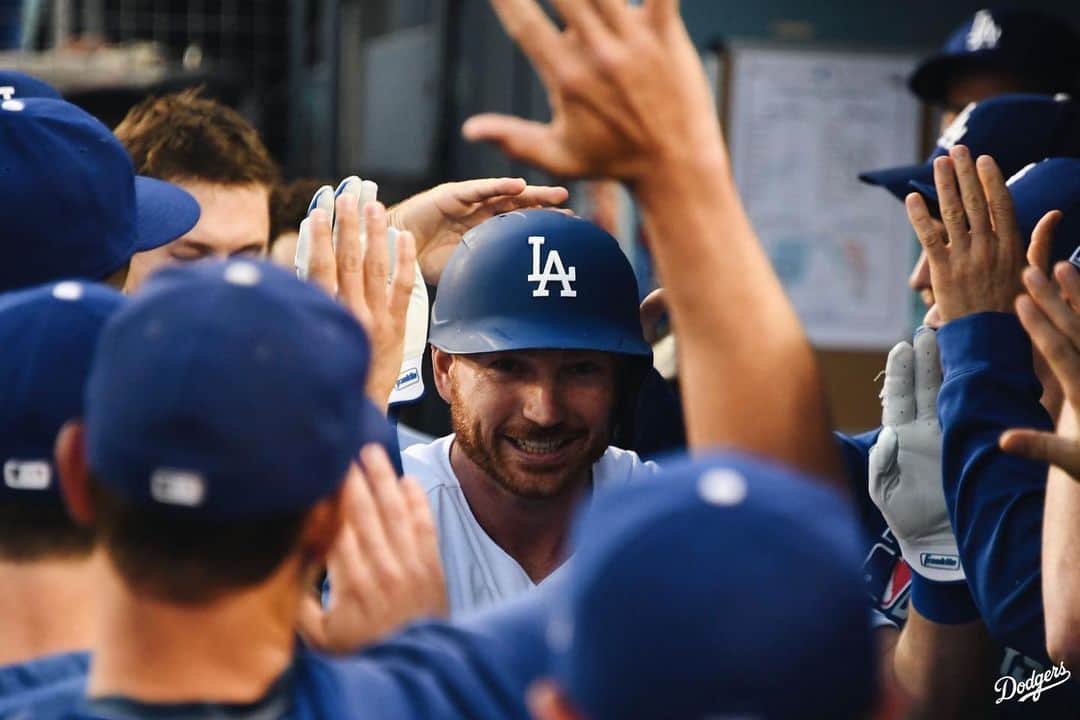 Los Angeles Dodgersさんのインスタグラム写真 - (Los Angeles DodgersInstagram)「Save that ball.  First career homer in the books for @kylegarlick!」6月20日 12時17分 - dodgers