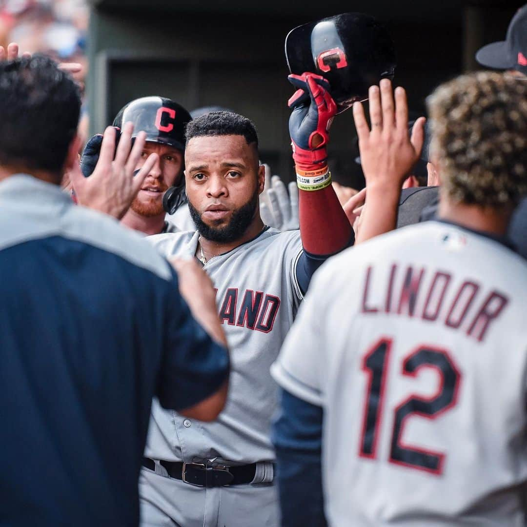 クリーブランド・インディアンスさんのインスタグラム写真 - (クリーブランド・インディアンスInstagram)「The boys are 🔥🔥🔥! . . We’ve scored 47 runs over 6 games so far on this road trip and 10 runs in back to back games! #WWindians 👀」6月20日 12時29分 - cleguardians