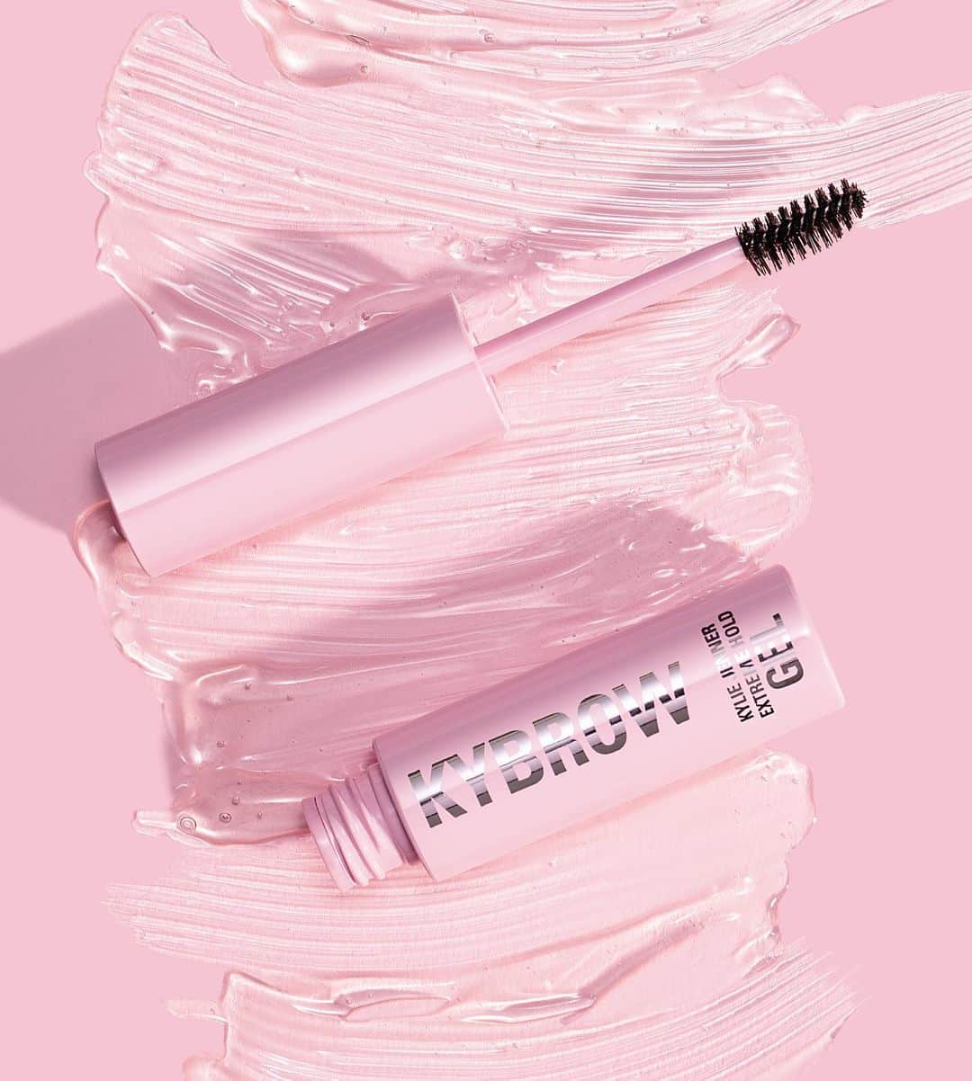 Kylie Cosmeticsさんのインスタグラム写真 - (Kylie CosmeticsInstagram)「We’re Kybrow Gel Obsessed!! Who else?! 🙋‍♀️💗✨」6月20日 12時45分 - kyliecosmetics