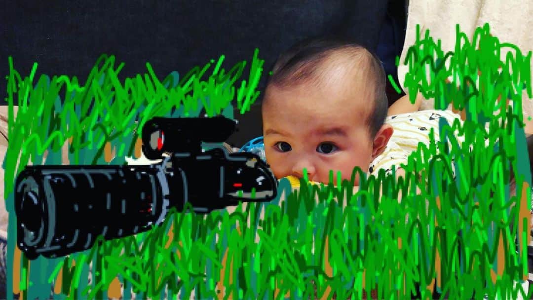 岡田義徳さんのインスタグラム写真 - (岡田義徳Instagram)「我が子の寝相アートVo.3 スナイパー。 海外ドラマを見過ぎました。。。 #岡田義徳  #寝相アート #赤ちゃん #art #babyart #baby」6月20日 12時55分 - yoshinori_okada_44
