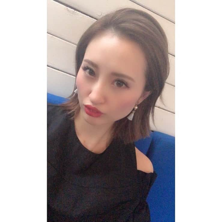 YUKAさんのインスタグラム写真 - (YUKAInstagram)「やっと明日から待ちに待ったバカンス😍👙←古っw  1週間前だけどカラーしてきたよん💇‍♀️✨今回は海も行くから濃いめに入れてもらいました☝️ @lapis_kanta くんいつもありがとう☺️🙏 さて今日もリハ頑張るぞ〜✊🏻 . #lapis池袋 #haircolor #グレージュ」6月20日 13時08分 - yukarolly