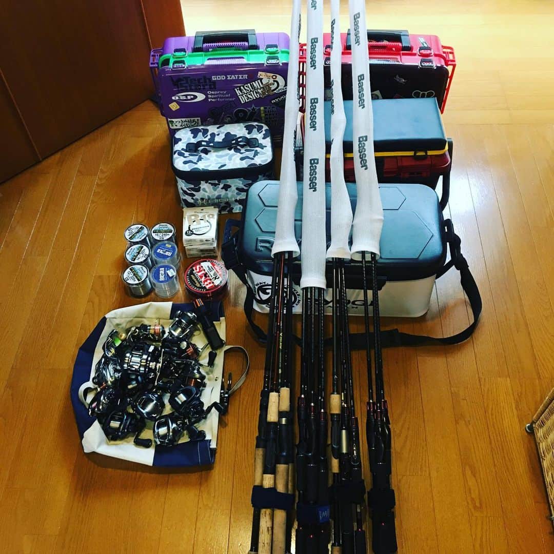 会一太郎さんのインスタグラム写真 - (会一太郎Instagram)「ちょいとした家出やな。これで全釣り具の半分くらいか。  #遠征」6月20日 13時44分 - ins_taro