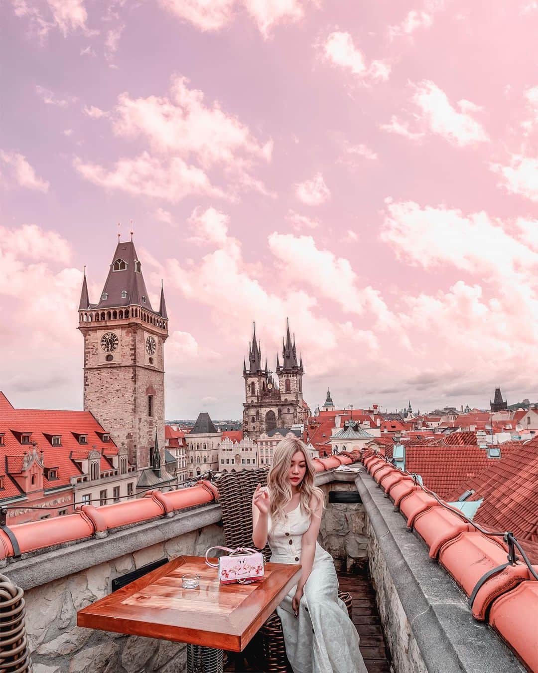 Stella Leeさんのインスタグラム写真 - (Stella LeeInstagram)「Save this post for future Instagram Spot Reference in Prague 💖 . Would like to give a shoutout to the best rooftop in Prague which is Terasa U Prince Restaurant. Last time I couldn’t find the place but this time I managed to dine at this place. It is located conveniently within walkin distance from the Astronomical Clock . I was expecting poor quality because it seems to be overpopulated with tourists who wanna take a picture at the hotel. However, to my surprise, the staffs were nothing but kind and attentive! It was a little bit raining and cold when I was there, and the staff told me this area on the picture was out of the zone because of the weather hence she guided me to the warm rooftop area supported with heater and glass ceiling. Later she told me that I could still take a picture at this area! . After that she told us that they’re okay if we just wanted to have drinks as they dont have minimum charge for the guests, which was surprising because usually popular restaurants would require minimum purchase or at least the staff would glare at you for being a cheap tourist. Though, I have spared the budget to dine here so I ordered the meals and drinks. The foods came out surprisingly better than I thought and other servants were all smiling and attentive! Unlike my previous experience at another Instagenic restaurant, Teresa U Prince is definitely accommodating to the point I realize probably this is the reason why this spot has become so popular besides the beautiful view . I would definitely come back in the future when the weather was better. And I do recommend this place to everyone! Although the price of the foods were pretty pricey compared to normal restaurants in town, I dont feel being cheated over because they have amazing service. And of course, the beautiful view of Old Town Square」6月20日 23時19分 - stellalee92