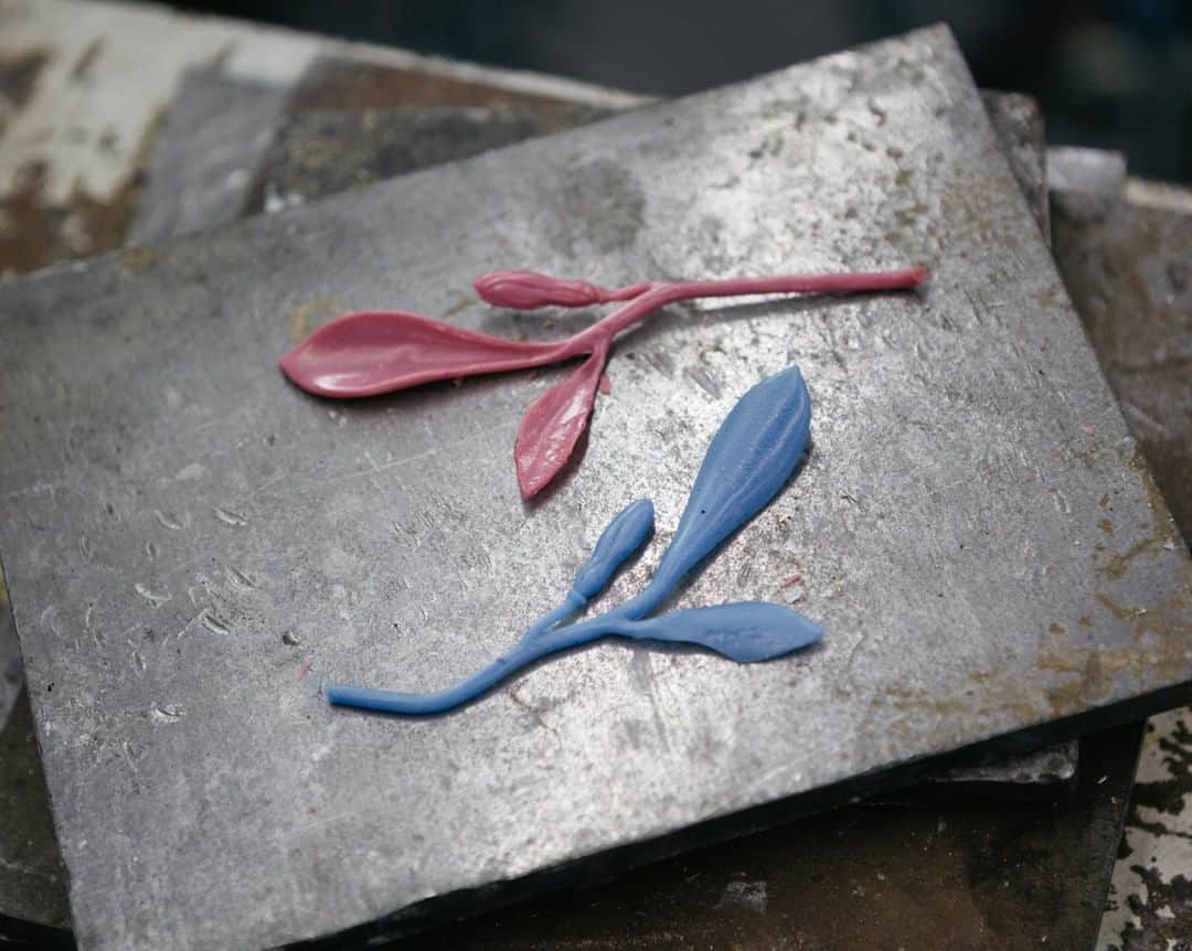 のインスタグラム：「Wax models of an upcoming project we look forward to sharing with you. . .  #📸 by @__alix . #Goossens #workshop #makingof #project #decoration #ToulonDesignParade」