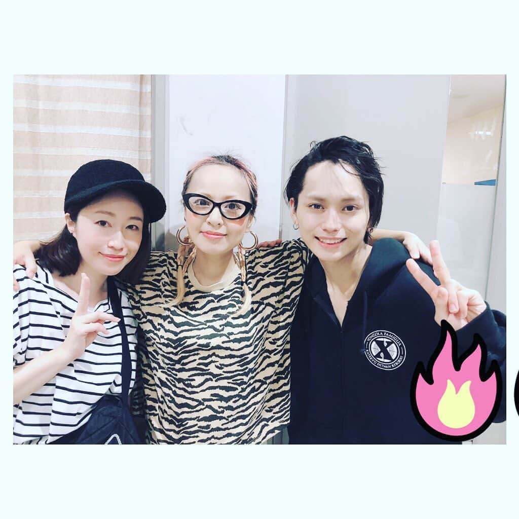 國分優香里さんのインスタグラム写真 - (國分優香里Instagram)「✩ リボーンとWツナ！！ ✩ 観劇中もツナ！って聞く度に、私までビクッとなってしまう病気😂（笑） ✩ リング争奪戦は、どのバトルもツナへの感情移入や、当時のことを色々思い出してボロボロ泣いてしまって、観劇後は泣き疲れてぐったりしてしまいました😇（笑）。 ✩ だって、もうね… 目の前に本物の皆が居るんだもん。 そら泣くわ！！（開き直る🔥） ✩ とにかく、素晴らしいステージでした。 ✩ 舞台も素敵なファミリーで、リボーンがもっと、も〜っと大好きになりました✨ ✩ ✩ ✩ #リボステ #リボーン #ニーコ #竹中凌平 #沢田綱吉 #ツナ #これぞヴァリアークオリティ」6月20日 23時25分 - kokubun_yukari