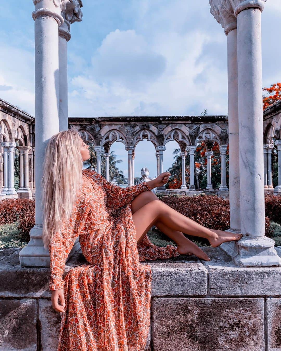 のインスタグラム：「Rapunzle, Rapunzle, let down your long hair... ✨ Feeling like a Disney princess in a castle.... What’s your favorite Disney movie? Can you guess my top 3? Correct answer goes on my story! 💫」