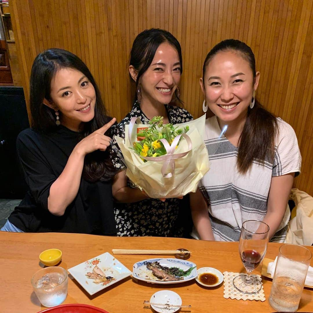 岩佐真悠子さんのインスタグラム写真 - (岩佐真悠子Instagram)「昼に外ヨガからの親友の誕生日😊 今日もいい日っ❤️」6月20日 23時26分 - mayuko.iwasa