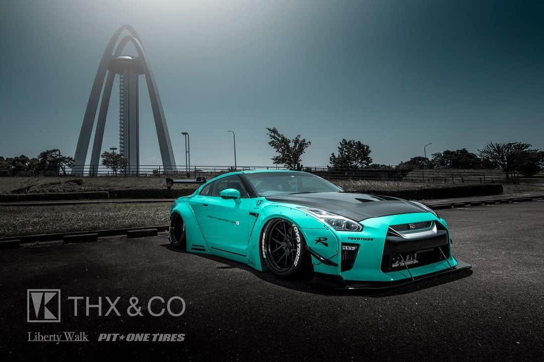 のインスタグラム：「Libertywalk自由に歩く！！！ LB★WORKS GTR 1.5Vr 石川県THX&COカスタム🙂  #nissan #gtr#gtr35#libertywalk#libertywalkkato#lbworks#widebody#stance#drift #thxco#石川県#fiexhaust #forgiato#airrexsuspention」
