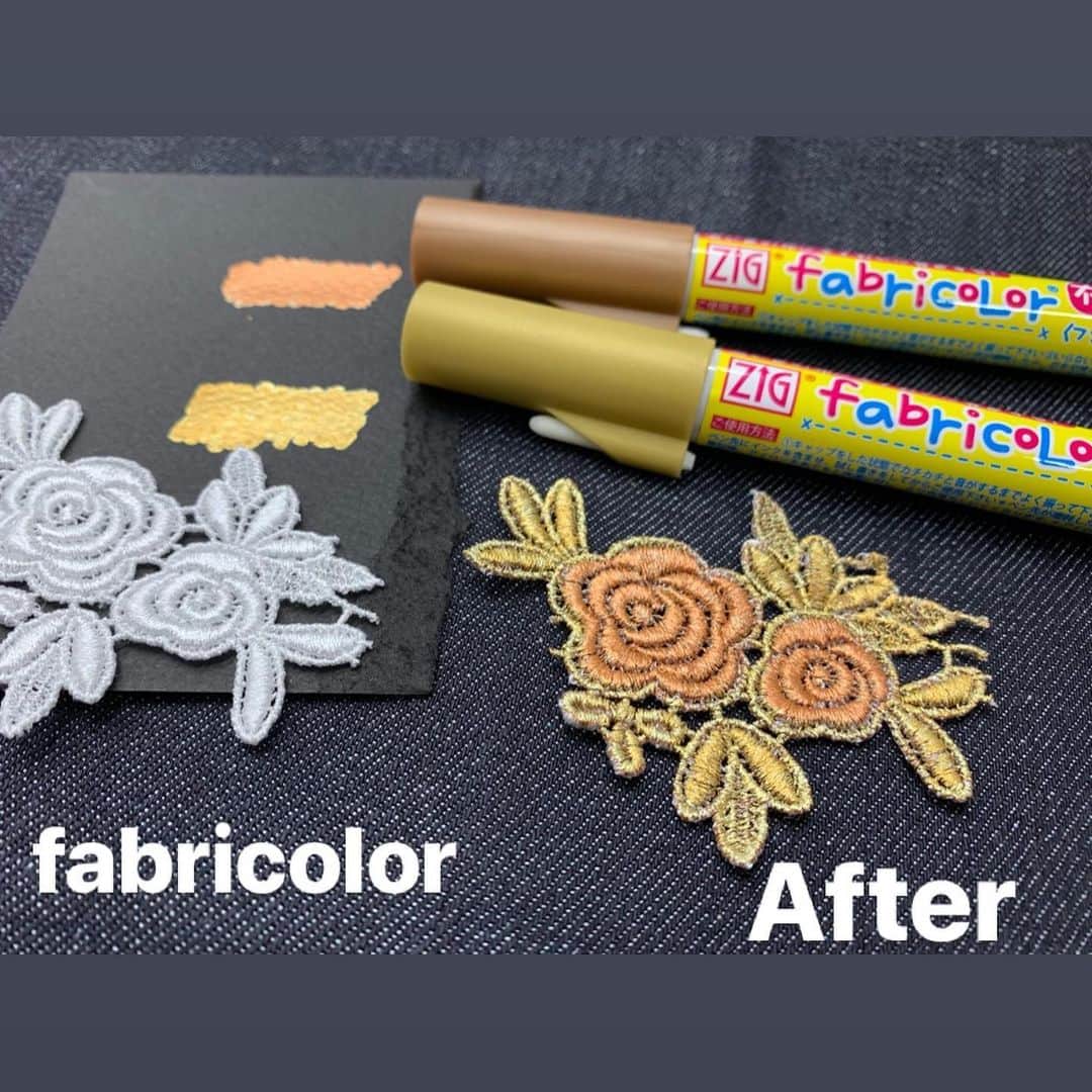 Kuretakeさんのインスタグラム写真 - (KuretakeInstagram)「布に描けるマーカー fabricolor  ファブリカラー不透明インキ  ゴールドやシルバー、カッパーなど、布や手芸のデコレーションパーツにも、しっかり着色できる、布描き用マーカーで、可愛いパーツをオリジナルにデコレーションできます！  コスプレや装飾にも使いやすく、人気です。 筆記後、乾燥した後にアイロン掛けで、洗濯にも色落ちしにくくなります。 【ZIG fabricolor 不透明タイプ】 品番:PFC-20A-色番  #fabricolor #布描き #GOLD #copper #ZIG」6月20日 23時40分 - kuretakejapan