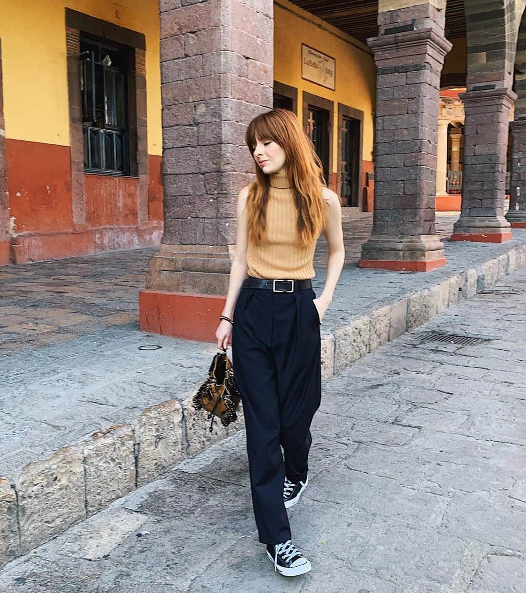 ジェーン・アルドリッジのインスタグラム：「Beautiful San Miguel de Allende ❤️ going back in October, can’t wait. Top is from eBay, pants are @stylenanda_korea and bag is @prada !」