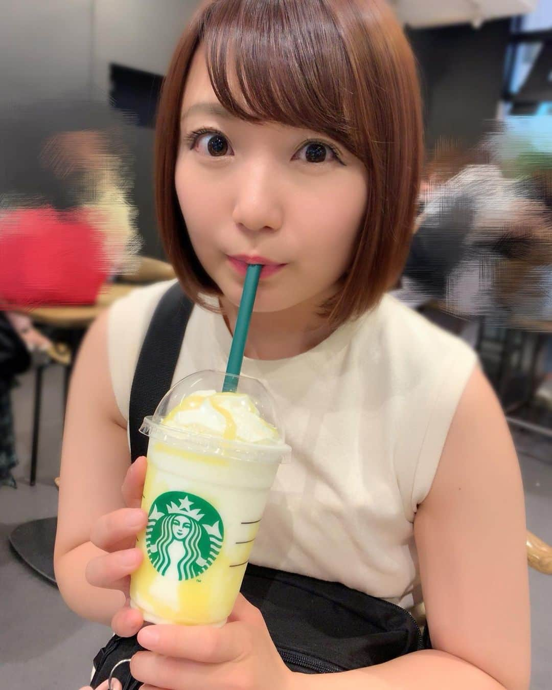 嶋梨夏さんのインスタグラム写真 - (嶋梨夏Instagram)「めちゃうまちゃんでした🥺💓💓💓 #starbucks #スターバックス #スタバ #スタバ新作 #レモンヨーグルト発酵フラペチーノ #hakkofrappuccino #frappuccino #lemon #yoghurt #sweets #drink #スイーツ女子 #アラサー女子 #GU #ショートボブ #photooftheday #JAPAN #japanesesweets #japanesedrink #japanesegirl #avex #avexmanagement #instagood #followme #極度の甘党 #ricashima #嶋梨夏」6月20日 23時58分 - shimarica_jp