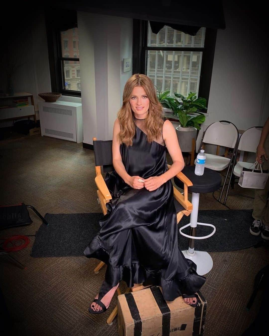 スタナ・カティックさんのインスタグラム写真 - (スタナ・カティックInstagram)「🐊 #BTS while filming @entertainmenttonight interview. 🐊👗 @fyodorgolan 🐊👠 @shoedazzle 🐊 #TBT」6月20日 23時56分 - drstanakatic