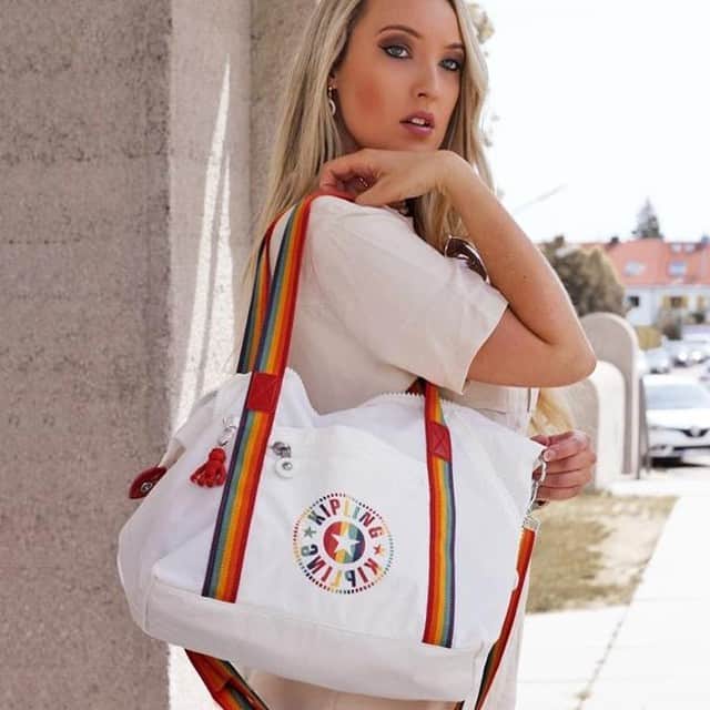 のインスタグラム：「Colourful mood for today with @valerie_s_secret and our #rainbow bags」