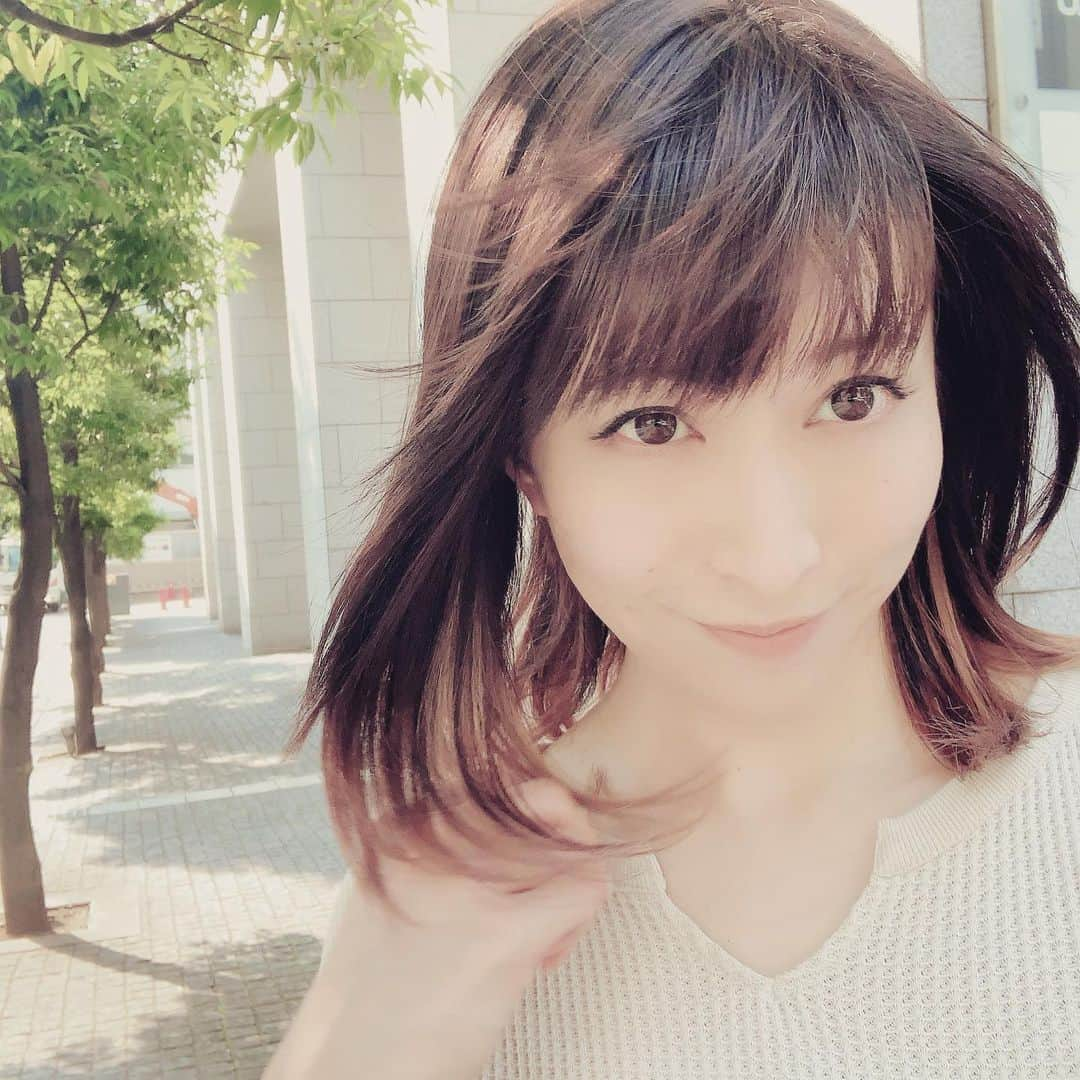 名塚佳織さんのインスタグラム写真 - (名塚佳織Instagram)「‎(ت) 色々終わったから ヘアカラーで 気分転換(◍⁃͈ᴗ•͈◍) 最高にHappy ₍₍ ◟(ˊ꒵ˋ♡)◞ ₎₎ 嬉しくて連写しちゃったw いい風吹いてる◟(ˊ꒵ˋ∗)◜∗.♪ #ヘアカラー #気分転換 #連写 #いい風 #Happy」6月21日 0時37分 - nazuka_kaori424