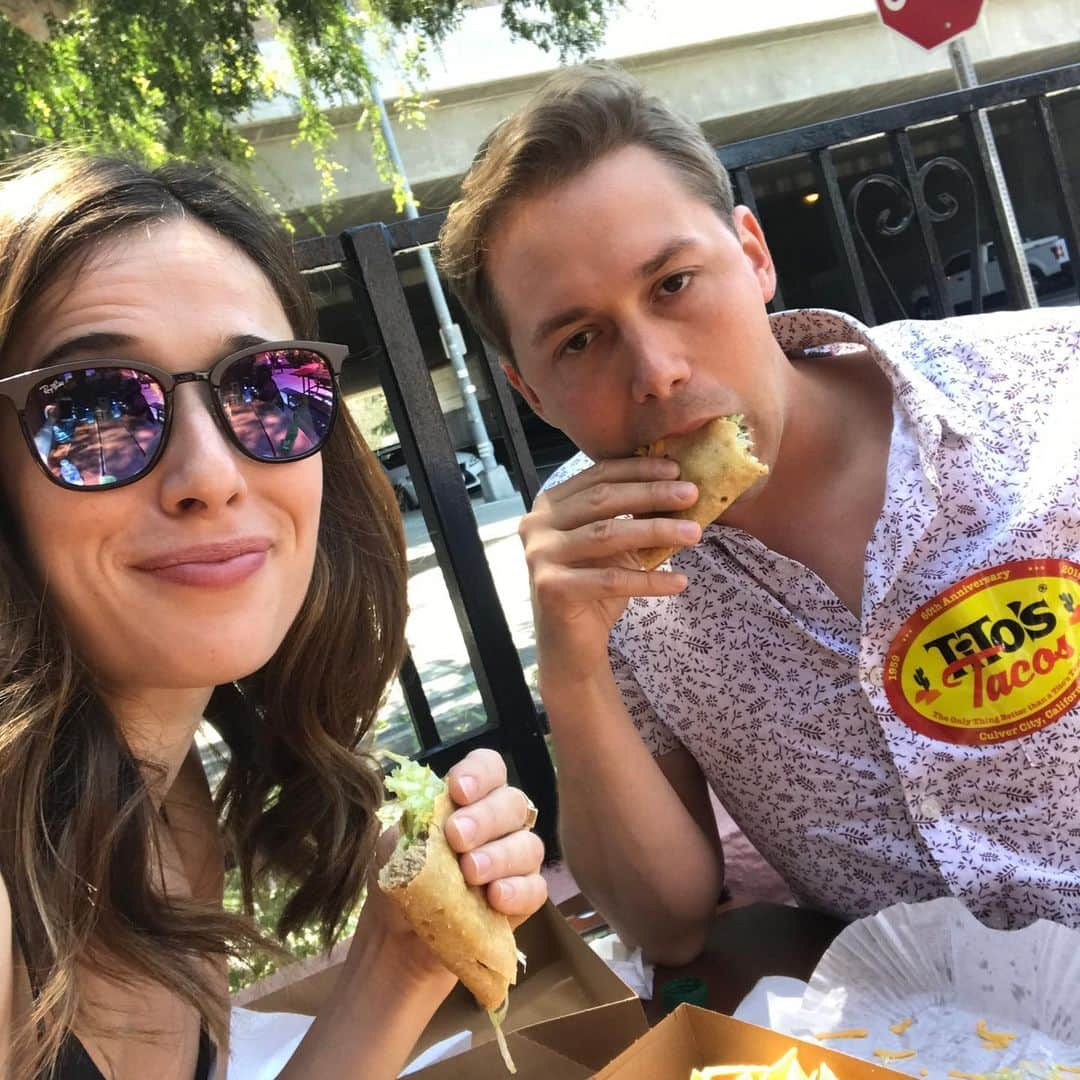 マリーナ・スコーシアーティさんのインスタグラム写真 - (マリーナ・スコーシアーティInstagram)「What’s up LA?! We’re here to taco-bout 🌮 our new comedy. Yeah, we went there. #tacojokes #pitching #waterbottletour #pitchperfect #buzz #comedy #specialskills @thespecialskillsshow @thepwebb #patricksfaceisstuckthatway」6月21日 0時37分 - marinasqu