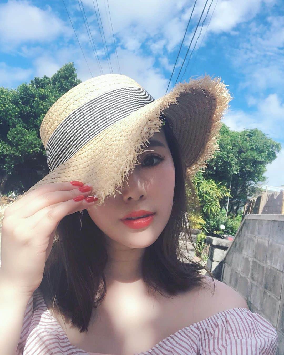 のインスタグラム：「取り急ぎ。最高ですってことを伝えたいw 日本最南端の島、波照間島に🏝  載せたい写真、 書きたいことたくさん🥺 (ストーリー渋滞すみませんw)」