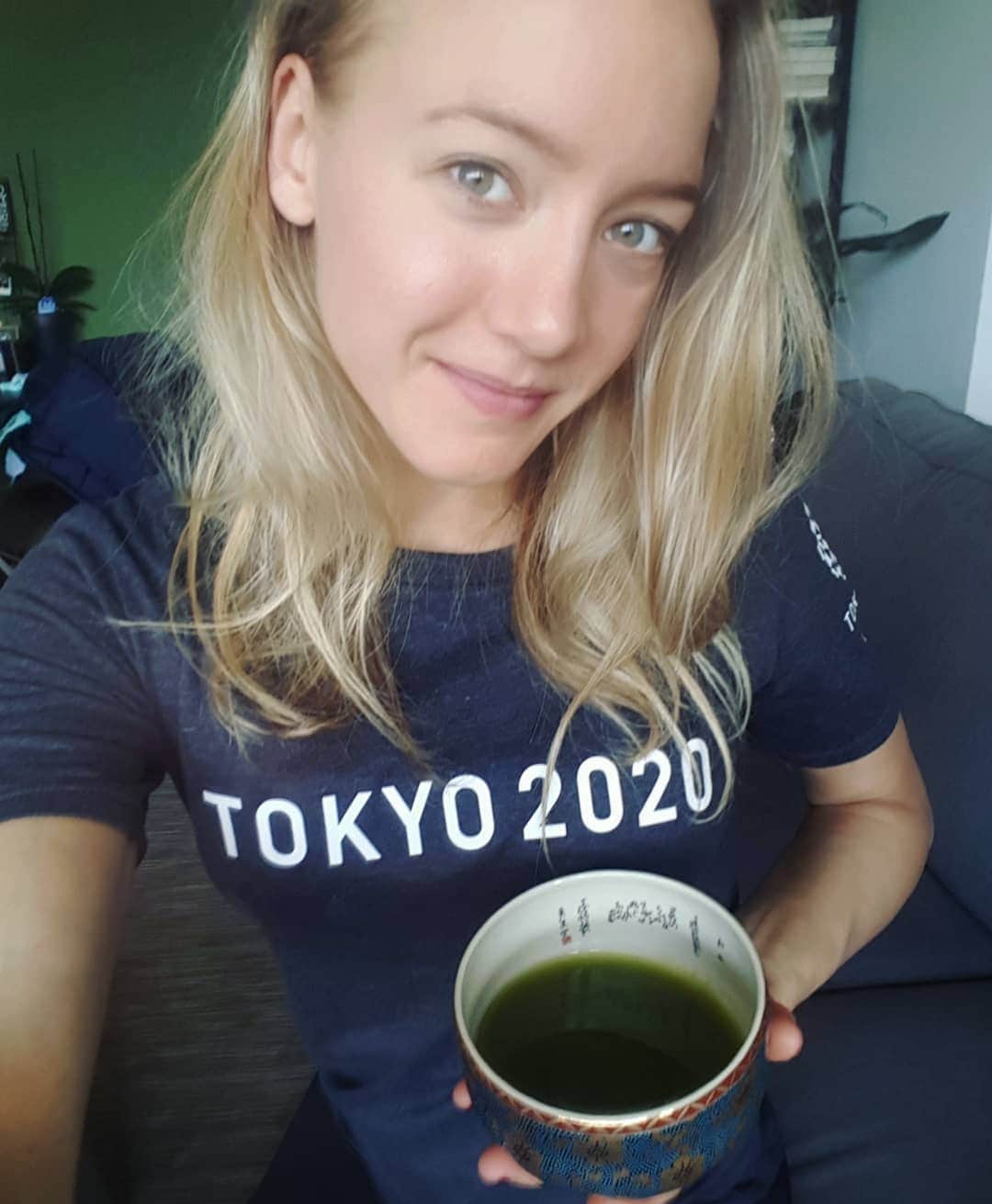 リーケ・ウェイファースさんのインスタグラム写真 - (リーケ・ウェイファースInstagram)「4 0 0 d a y s 🇯🇵 T o k y o 2 0 2 0 Let's start the day with real Japanese matcha tea 🍃💚🤗 #arigato #makeeverydaycount」6月20日 16時06分 - liekewevers