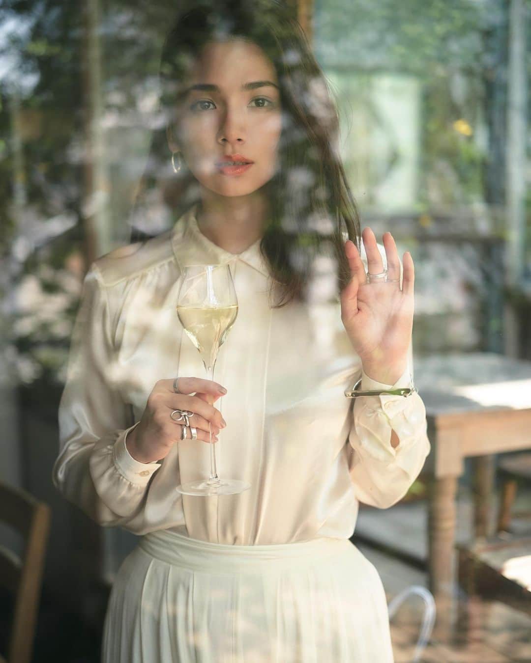 野波麻帆さんのインスタグラム写真 - (野波麻帆Instagram)「. 『wine -WHAT！？』発売中。」6月20日 16時17分 - mahononami