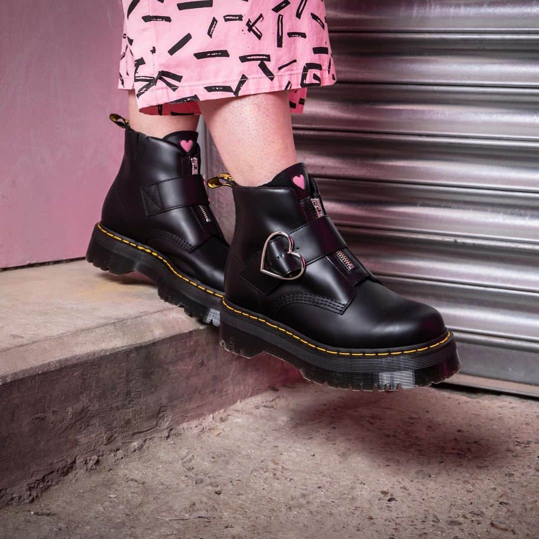 ドクターマーチンさんのインスタグラム写真 - (ドクターマーチンInstagram)「DR. MARTENS X LAZY OAF: The wait is over. The new collection is made up of two Buckle Creepers, a Buckle Boot and a Vegan Sandal, all designed with Lazy Oaf’s signature pink heart motif. Shop them now via the link in our bio.」6月20日 16時59分 - drmartensofficial