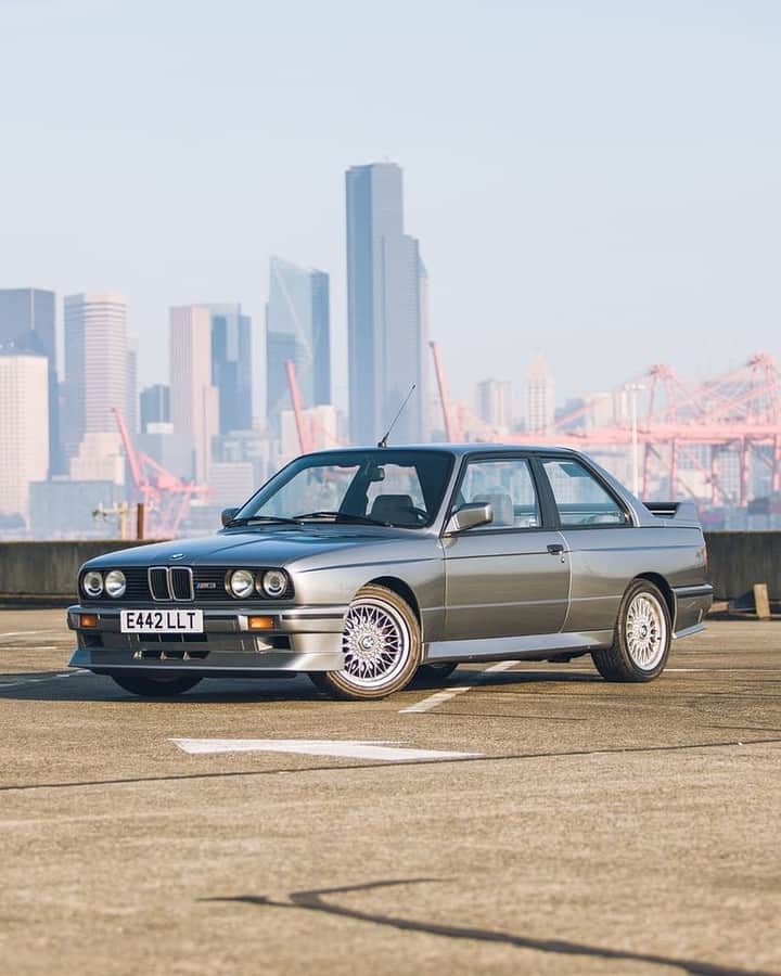 BMWのインスタグラム：「Rebel from the heart. Still. The first generation of the BMW M3. #BMWrepost @twert_auto @jamesrimmer25 #BMWM3 #BMW #BMWClassic」