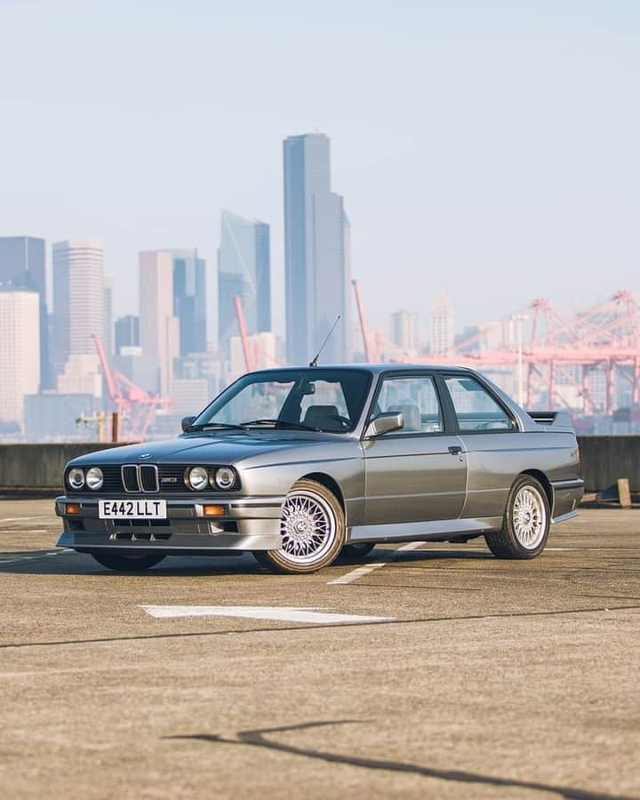 BMWさんのインスタグラム写真 - (BMWInstagram)「Rebel from the heart. Still. The first generation of the BMW M3. #BMWrepost @twert_auto @jamesrimmer25 #BMWM3 #BMW #BMWClassic」6月20日 17時00分 - bmw