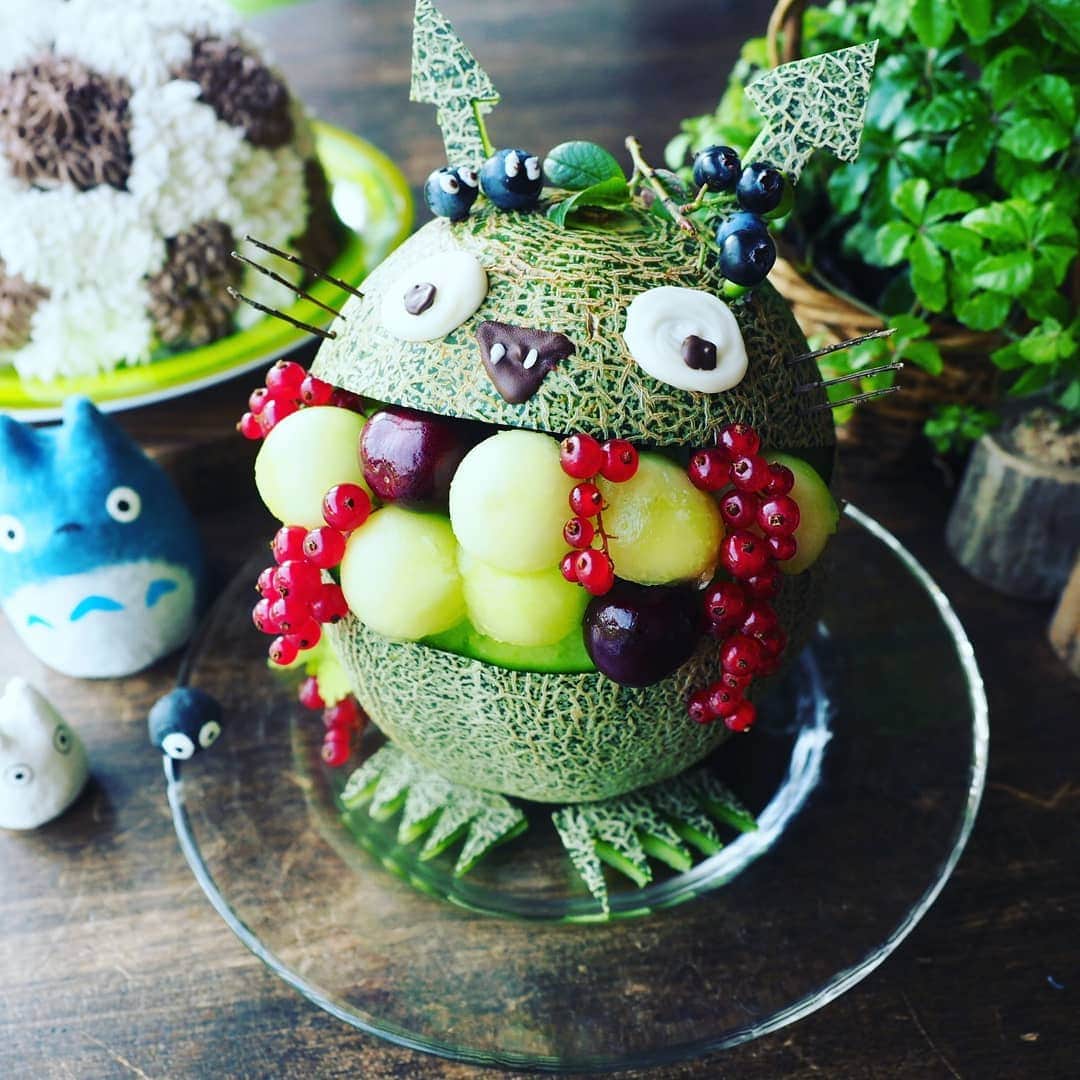 Michiko Maedaさんのインスタグラム写真 - (Michiko MaedaInstagram)「今日は次男の誕生日🎉 まずはデザートが出来ました😁✨ ※※※※ ※※※※ #メロントトロ #サッカーボールケーキ #メロンかえる #birthdaycake  #誕生日#birthday #今からご飯作ります💕 #レシピは後程ブログにて #IGersJP#IGersjp#IGersj#クッキングラム#デリスタグラマー#おうちごはんlover #lin_stagrammer#kurashiru#クッキングラム#クッキングラムアンバサダー#クオカ#エルグルメ#フーディーテーブル#美味しい初夏研究会」6月20日 17時02分 - shana.mama