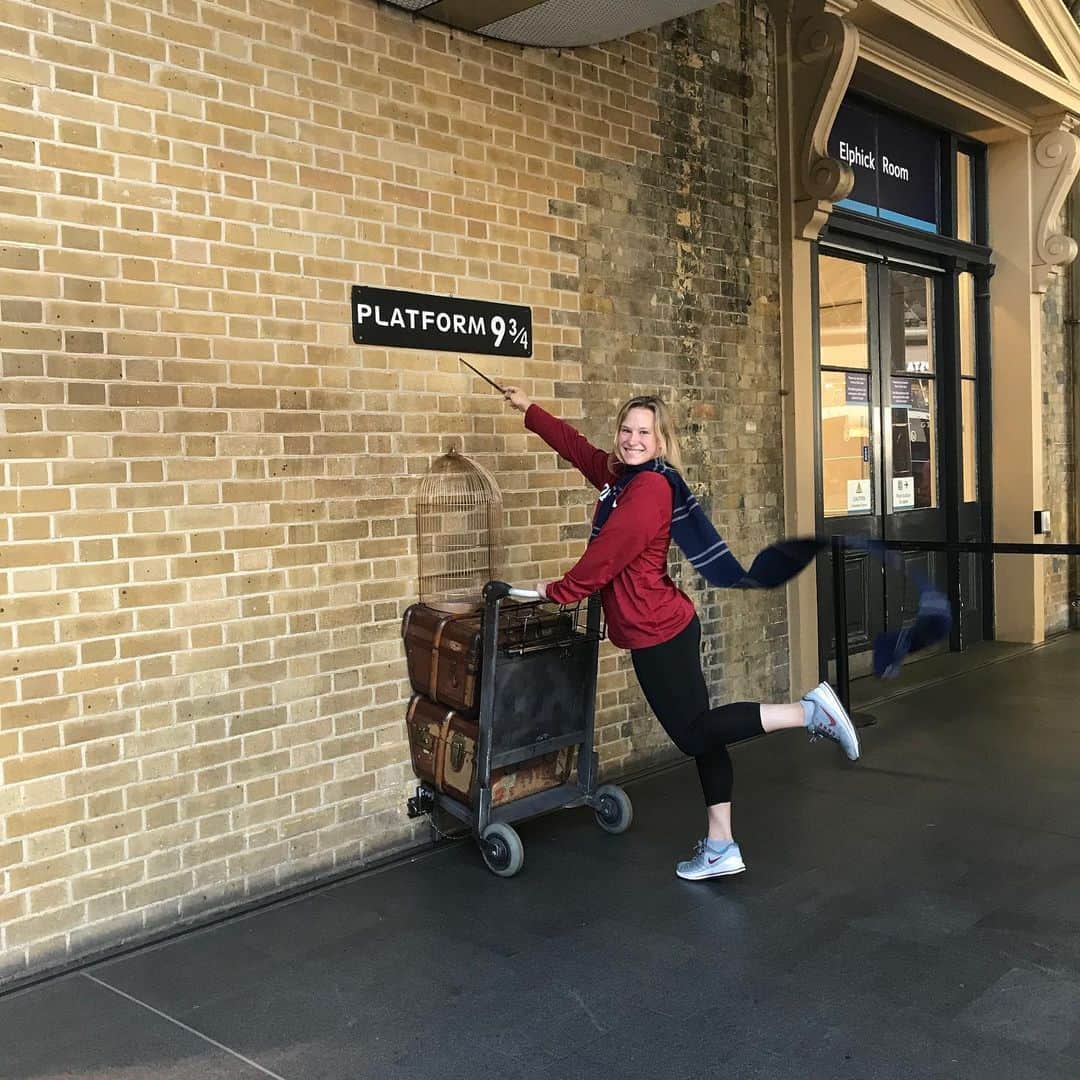 ブレナ・ダウエルさんのインスタグラム写真 - (ブレナ・ダウエルInstagram)「ATTN: OU economics  I will not be at the midterm today because I am now attending Hogwarts. I apologize for any inconvenience.」6月20日 17時06分 - brenna_dowell