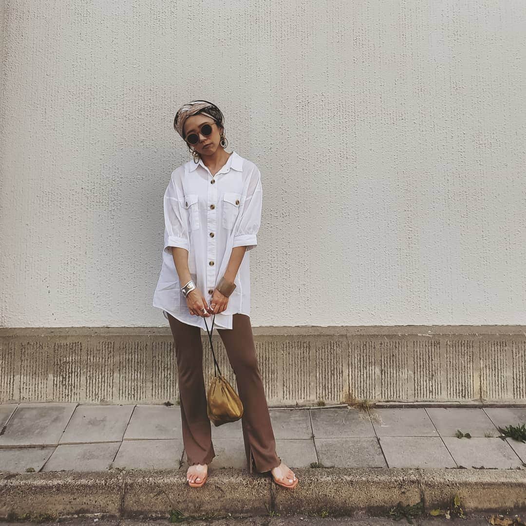 neokazumiのインスタグラム：「﻿ シャツとバンダナ ﻿ 6月末に店頭とwebに入荷します﻿  レギンスは店頭ラスト1です ﻿ #ariesmirage#ariesmirageselect#neokazumi#ootdfashion」